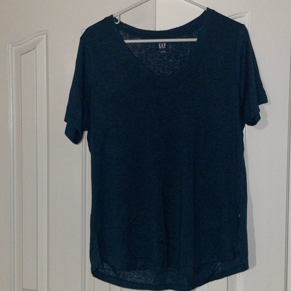 Like new. Gap comfort tee, dark teal color size L.